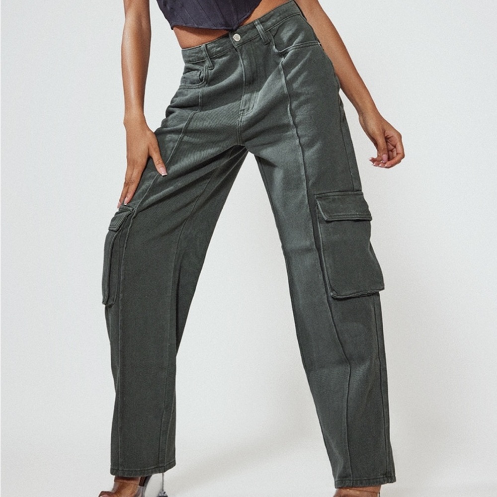 NWT PLT Dark Green Cargo Jeans. Size 8